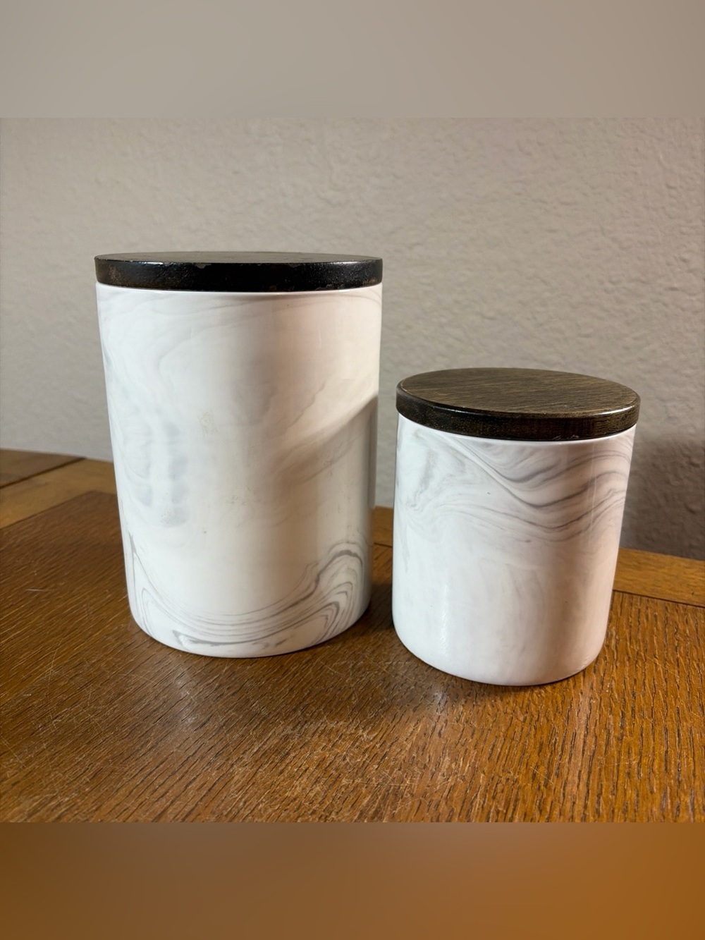 AKS Artisanal Kitchen Coupe Porcelain Gray/White Marble Look W/Wooden Lid